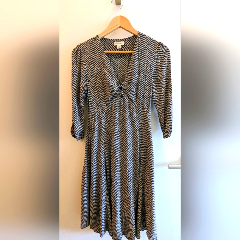 11-1-TYLHO Chevron Dress